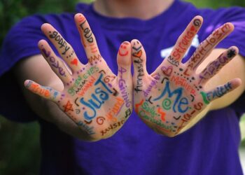 La soledad en compañía: ¿Qué pasa cuando me siento solo pero acompañado?