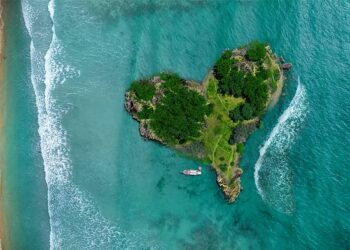 Misterios de Rano Kau en Isla de Pascua: Descúbrelos aquí