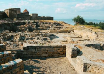 Descubriendo el Significado de la Pirámide de Micerinos: Un Viaje Fascinante por la Historia