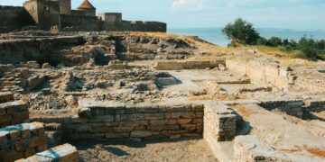 Descubriendo el Significado de la Pirámide de Micerinos: Un Viaje Fascinante por la Historia