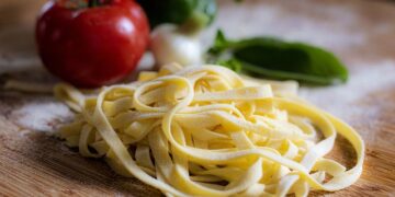 Descubre la Gastronomía Sueca: Comida Típica de Suecia al Detalle