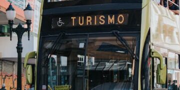 Descubriendo la Línea de Metro hacia Plaza Mayor: Guía completa