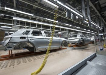 ¿Cuánto cuesta un coche en Suiza? Guía de precios y opciones