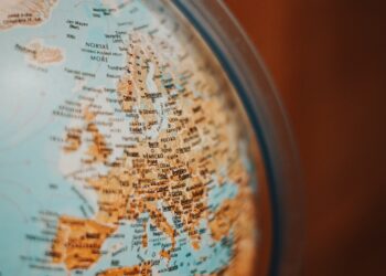 Ubicación de Cerdeña en España: ¡Descubre su localización exacta!